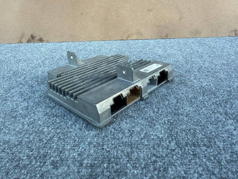 RIVIAN R1S 2022-2024 OEM VDM VEHICLE DYNAMICS COMPUTER MODULE UNIT PT00000617-L