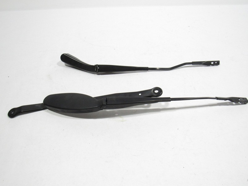 19-23 Mercedes CLS450 C257 2021 Front Right Left Windshield Wiper Arm Set ; :A