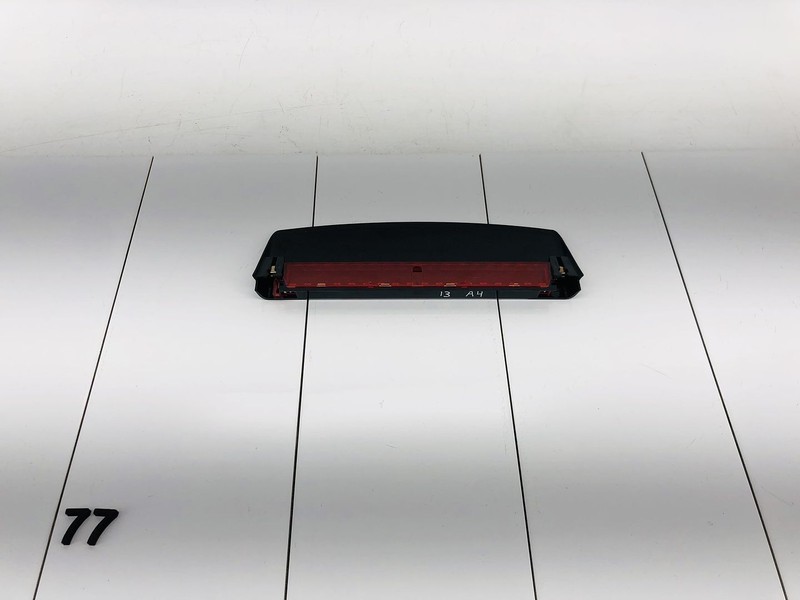 09-16 AUDI A4 QUATTRO REAR HIGH MOUNT THIRD 3RD BRAKE STOP LIGHT LAMP OEM