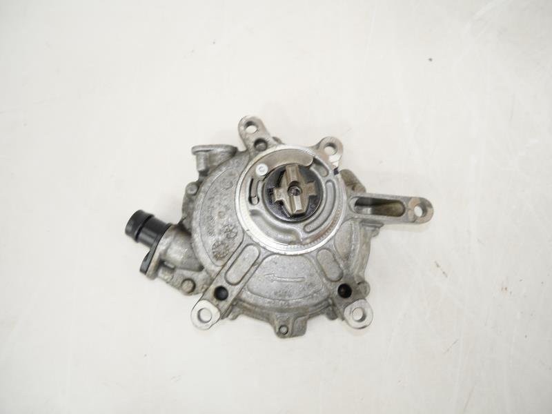 2012-2014 Mercedes-Benz CLS550 4.6L Engine Left LH Driver Side Vacuum Pump OEM