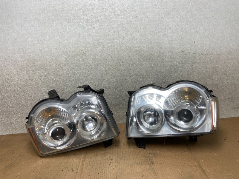 2005 to 2007 Jeep Grand Cherokee Left+Right Set Headlights AA6413