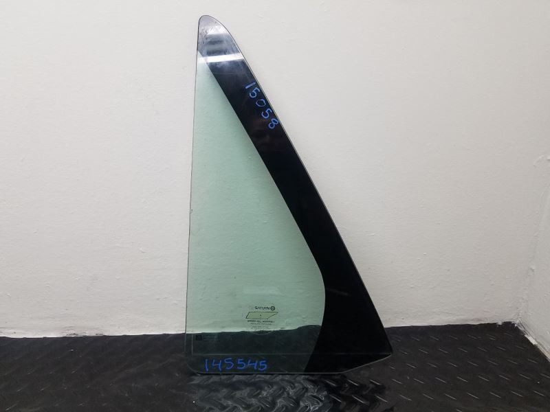 02-03 Saturn VUE Rear Left Driver Door Vent Glass OEM 22690242