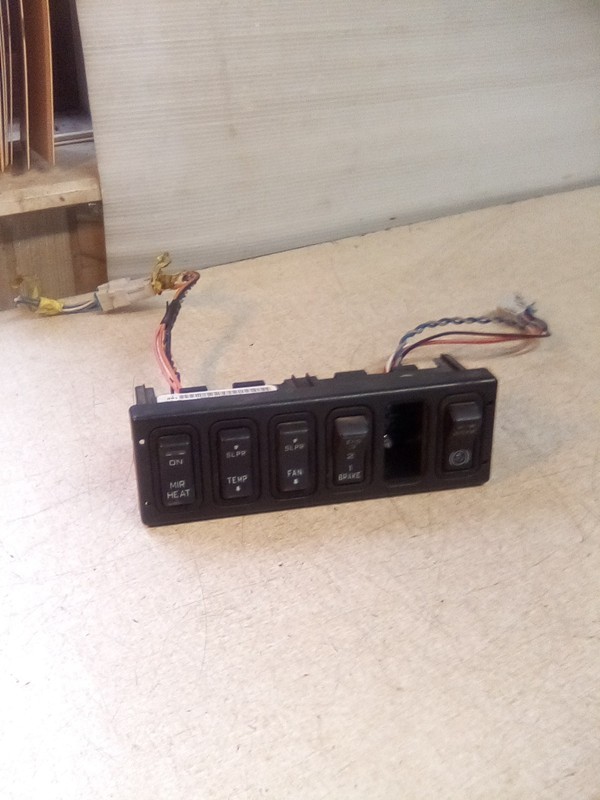International Prostar 3549776C5, 32337-101 Dash Console Switch