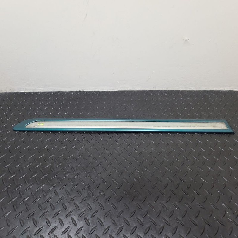 97-02 Ford Expedition Rear Left Door Molding W/ Chrome Green OEM 1L1Z-7825557-AA