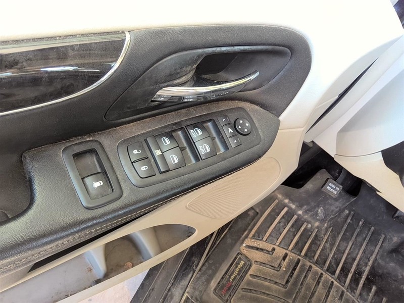 Driver Front Door Switch Driver's Master Fits 12-16 CARAVAN 1728392