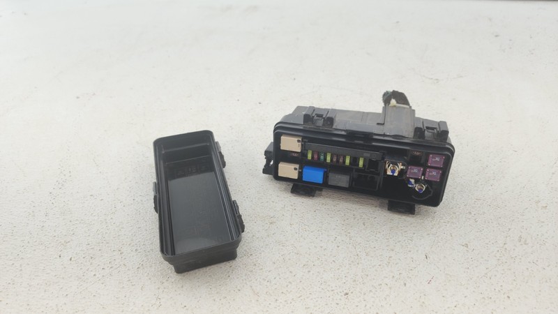 2021-2023 HONDA RIDGELINE ROOM FUSE RELAY BOX OEM
