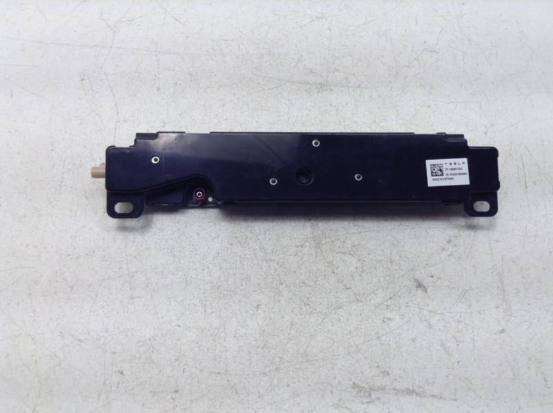 20-24 TESLA MODEL Y PERFORMANCE ANTENNA CONTROL MODULE OEM