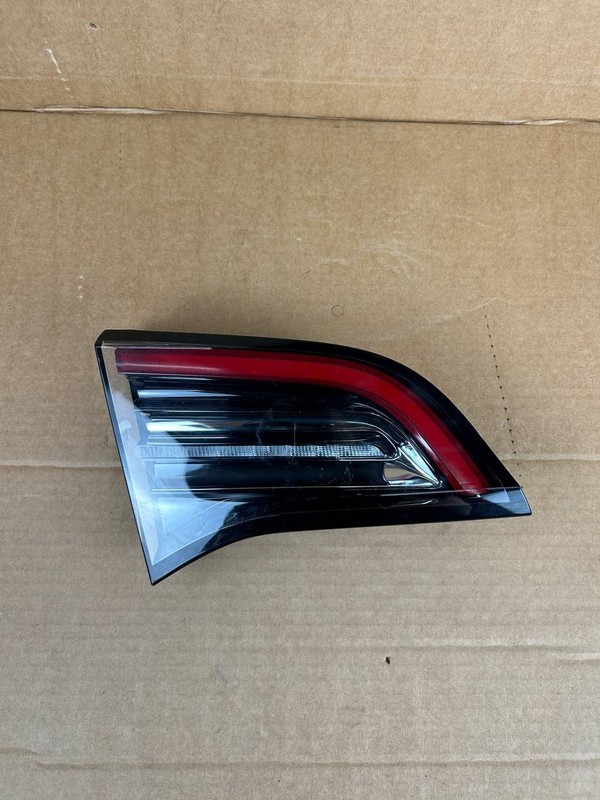 ✅ Tesla Model 3 / Y 2021-2023 Rear Left Inner Tail Light 4pins 1502088-00-B