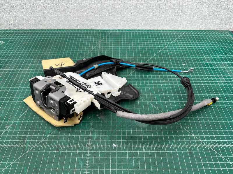 10-16 Mercedes E-class W212 sedan REAR LEFT SIDE DOOR LOCK LATCH ACTUATOR OEM