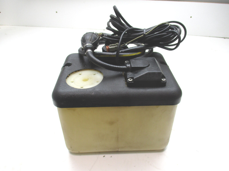 OMC Evinrude Johnson Outboard 1.8 Gallon Remote Oil Tank