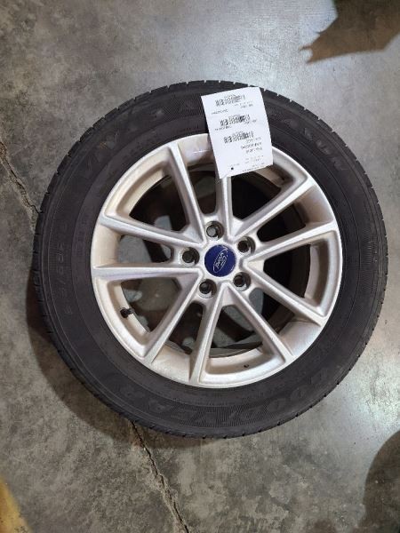 Wheel 16x7 Alloy 10 Spoke Painted Silver Fits 15-18 FOCUS 563761