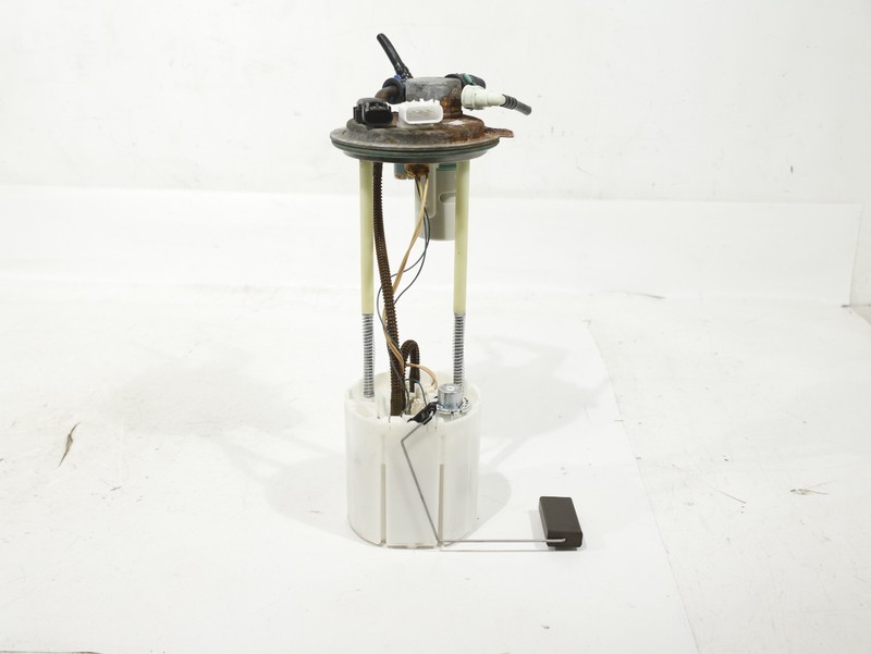 14-18 Chevy Silverado GMC Sierra 1500 5.3L Fuel Pump Sender Assembly OEM
