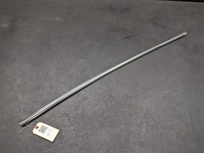 Front Left Door Window Belt Molding 2018 BMW 430i 7315405 2017 2019 2020
