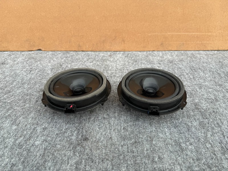 FORD MUSTANG MACH-E 2021-2025 OEM REAR LEFT AND RIGHT DOOR PANEL SPEAKERS (PAIR)