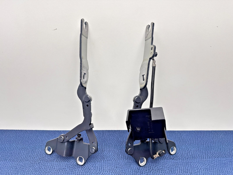 8–14 BMW E90 E92 E93 335i M3 Left/Right Hood Bonnet Engine Hinge Bracket SET OEM