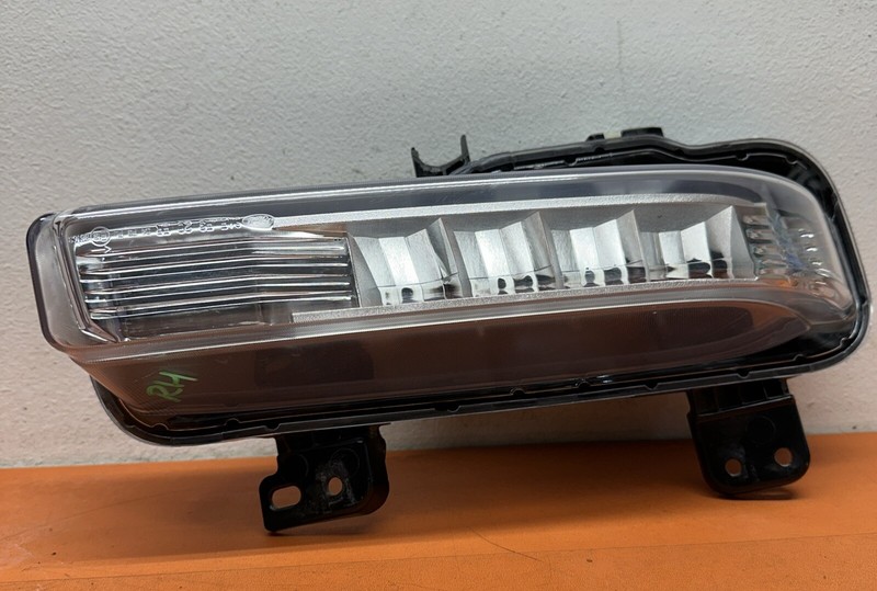 LB5B15A254AC | 2020 2021 FORD EXPLORER RIGHT FOG LIGHT PASSENGER SIDE OEM RH