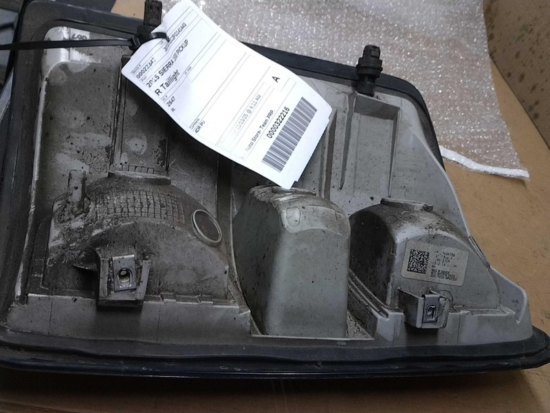2015 GMC Sierra 1500 Right Tail Light Assembly Black OEM 322533 141K Miles
