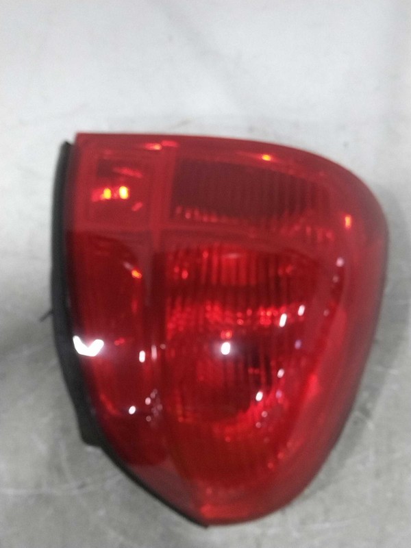 2003 Lincoln Town Car Left Tail Light Assembly Tan OEM 409595 171K Miles