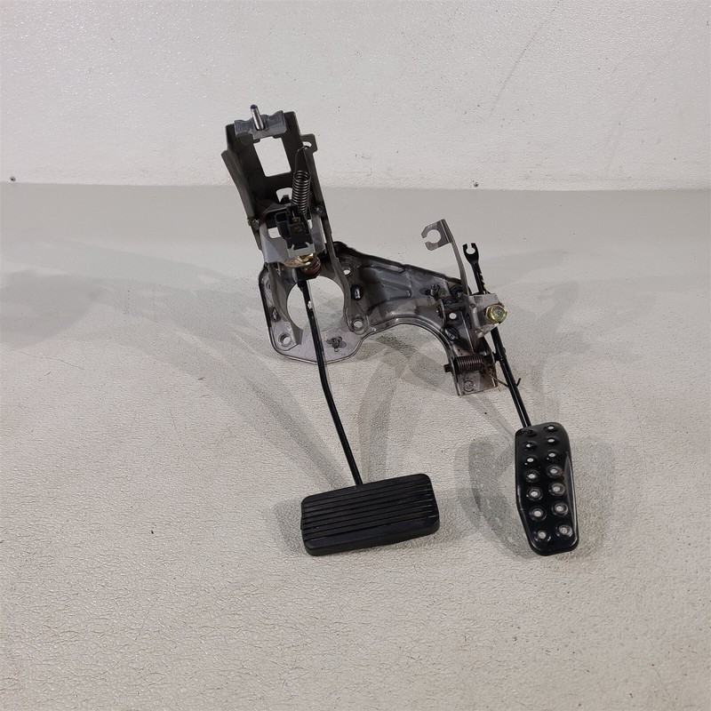 99-05 Mazda Miata MX-5 Gas Accelerator & Brake Pedal Assembly OEM Auto Aa7405