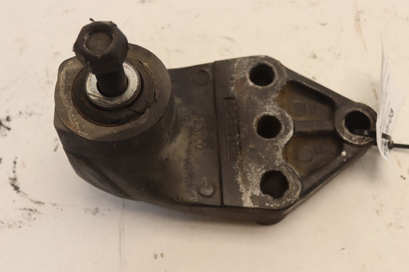 2008-2017 FREIGHTLINER CASCADIA 125 STEER AXLE SPRING HANGER MOUNT BRACKET OEM