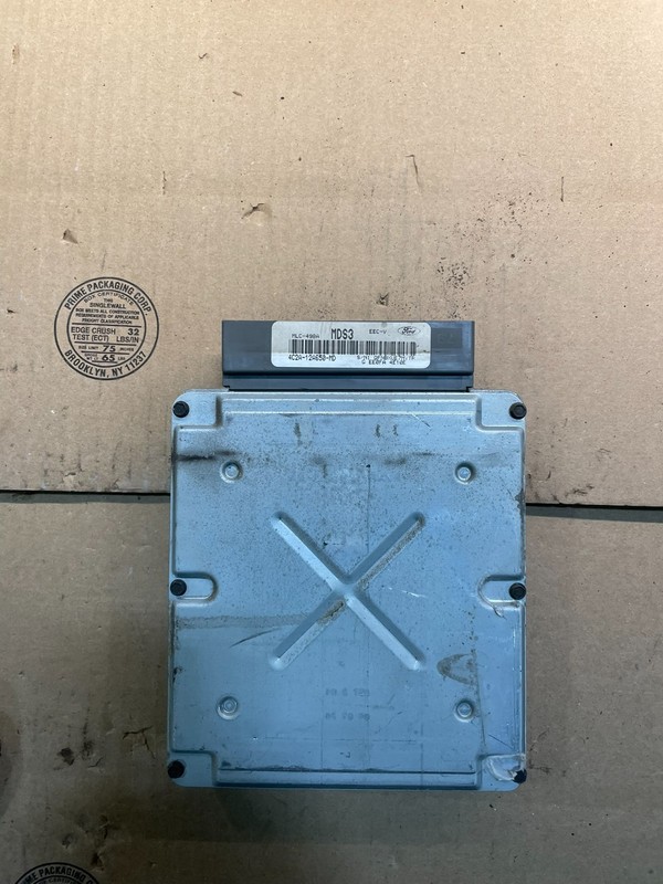 2004 Ford Van E250 4.6L Engine Control Module Unit ECU V6704DG