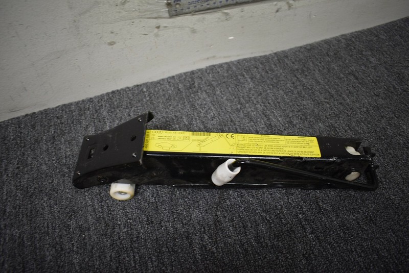 AUDI A6 CAR JACK FACTORY OEM