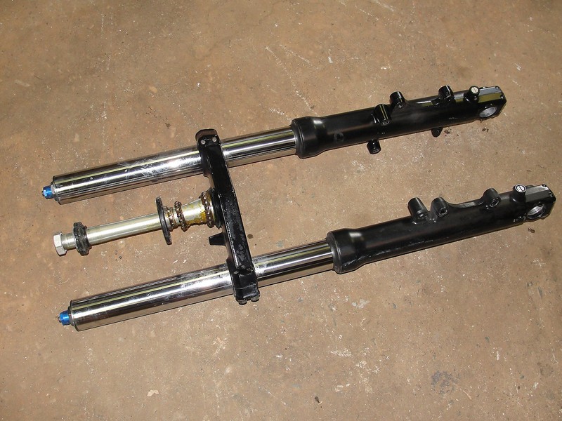 00 KAWASAKI ZX900 FRONT FORK TRIPLE TREE SHOCK SUSPENSION LEFT RIGHT ZX 900