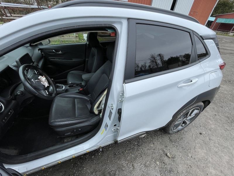 2018-2023 HYUNDAI KONA LEFT ROCKER W/POST WHITE PC:P6W 112K -LIMITED- 55682