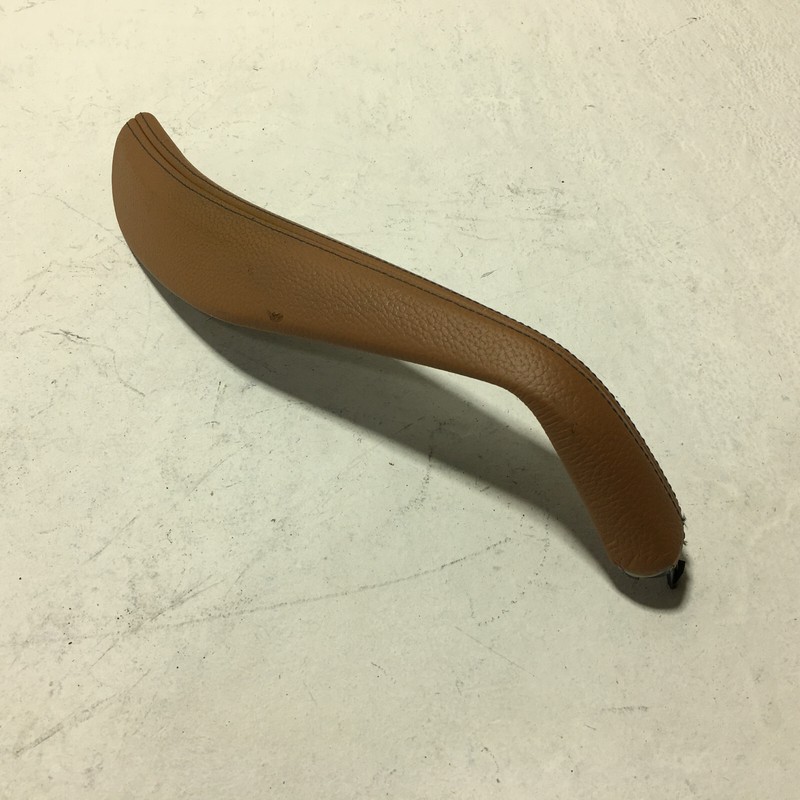 18-23 BMW 530E G30 FRONT DRIVER SIDE DOOR PANEL PULL HANDLE COVER TRIM OEM