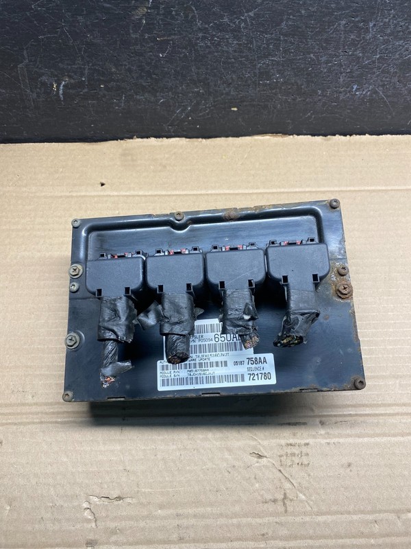2006 Chrysler Town Country Caravan 3.8L Engine Control ECU P05187758AA ad9421 DG