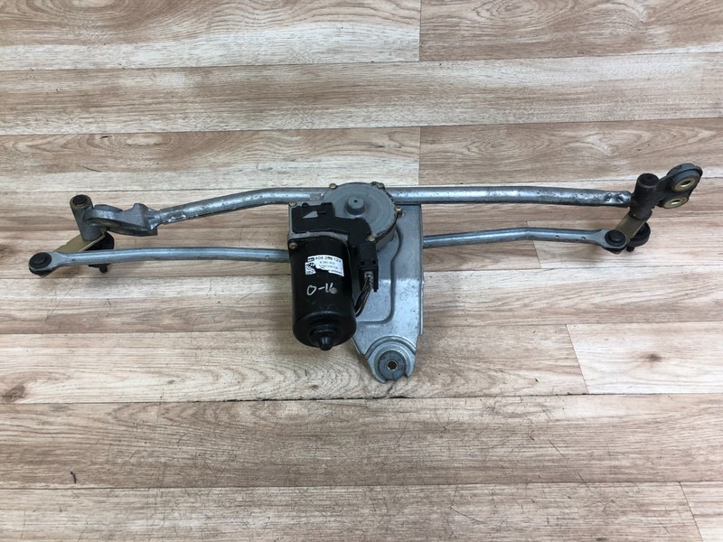 RANGE ROVER HSE L322 OEM FRONT WINDSHIELD WIPER WITH MOTOR 2003-2012 2