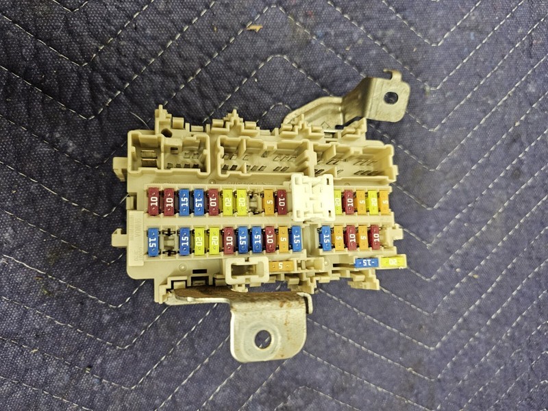 2013 Nissan Altima Sedan A/T Interior Under Dash Fuse Junction Relay Box OEM