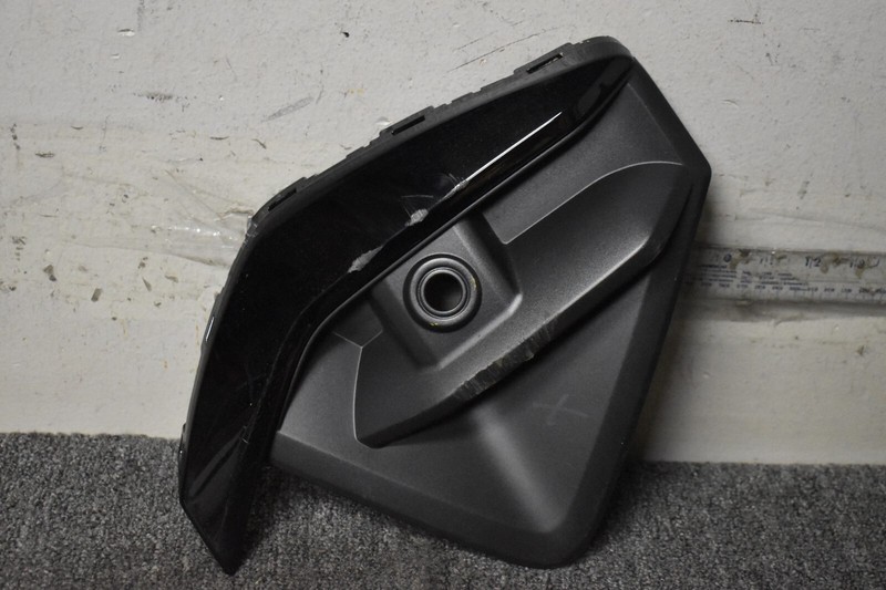 AUDI GRILLE RIGHT SIDE FACTORY OEM
