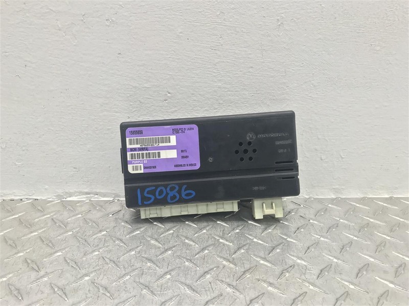 2005 05 2006 06 2007 07 CHEVROLET EQUINOX BODY CONTROL MODULE BCM OEM 15855659