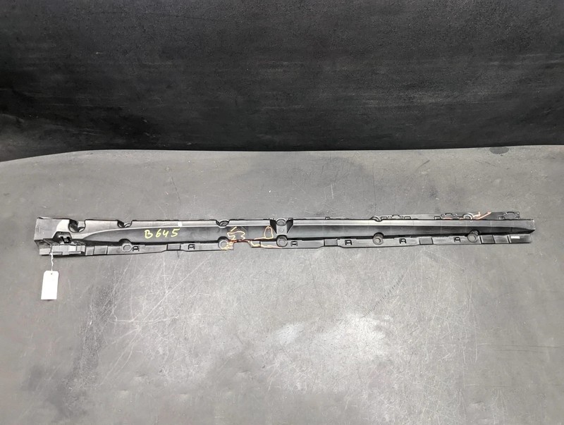 Right Rocker Panel Molding Bracket 2018 BMW X6 51778056470 2015 2016 2017 2019 X