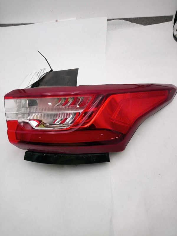 2021 Chevrolet Traverse Right Tail Light Assembly Black Used 84K Miles