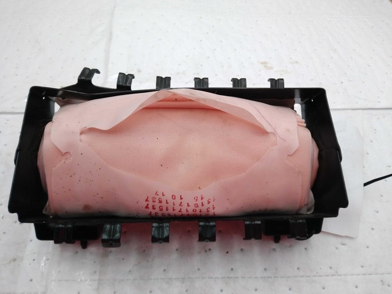 Used Instrument Panel Air Bag fits: 2018 Jeep Wrangler VIN W 6th digit JK body p