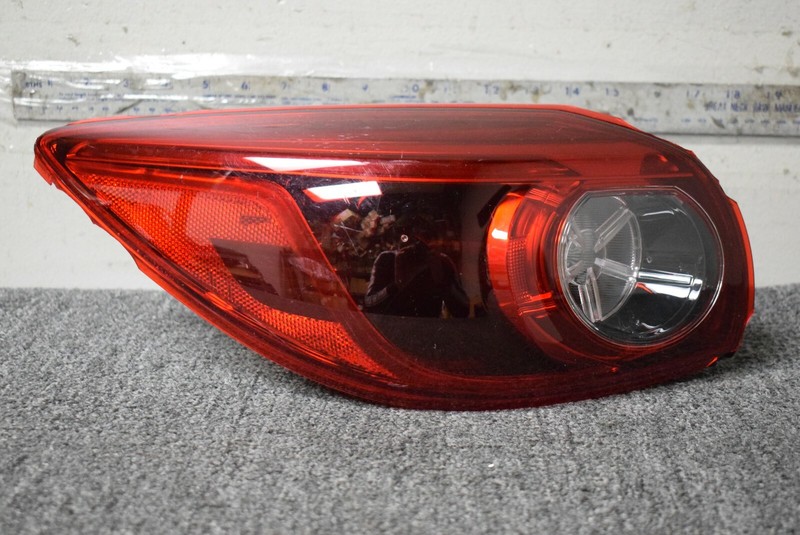 2016 MAZDA 3 5 Door Hatchback TAIL LIGHT LEFT PASSENGER 220-41981