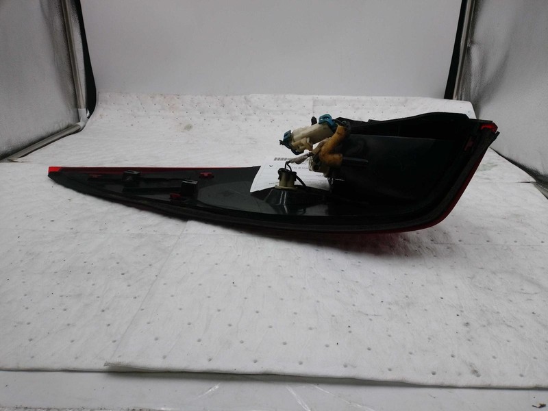 2004 Buick Rendezvous Right Tail Light Assembly OEM, 156K Miles, Used