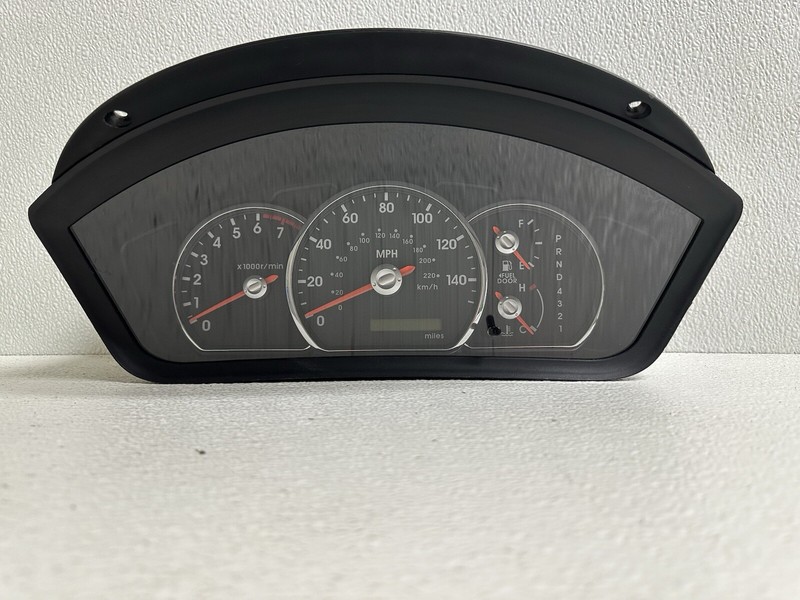 2006 Mitsubishi Endeavor 4WD Cluster Speedometer tach gauges instrument panel oe