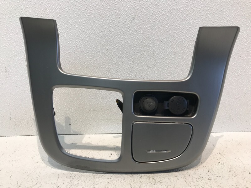 06-12 KIA SEDONA CENTER DASH SHIFTER TRIM OUTLET CUBBY BEZEL SILVER 84631-4D020