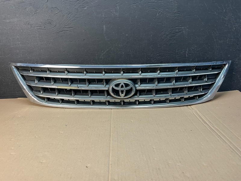 2003 2004 Toyota Avalon Front Upper Grill Grille OEM AD8361 DG