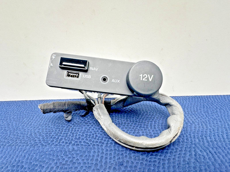 18–23 Jaguar F-Pace Center Console USB Auxiliary Jack Adapter SIM Card Port OEM