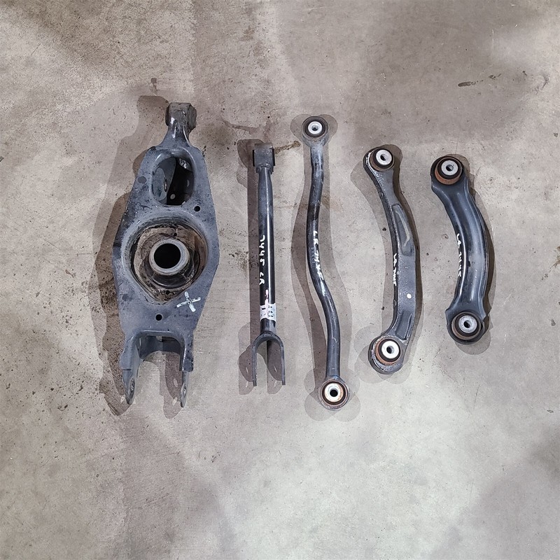 11-14 Challenger SRT8 Lh Driver Rear Control Arm Set (5) Aa7445