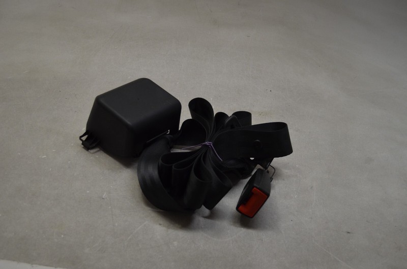 12-15 VOLKSWAGEN PASSAT REAR MIDDLE CENTER SEAT BELT RETRACTOR OEM