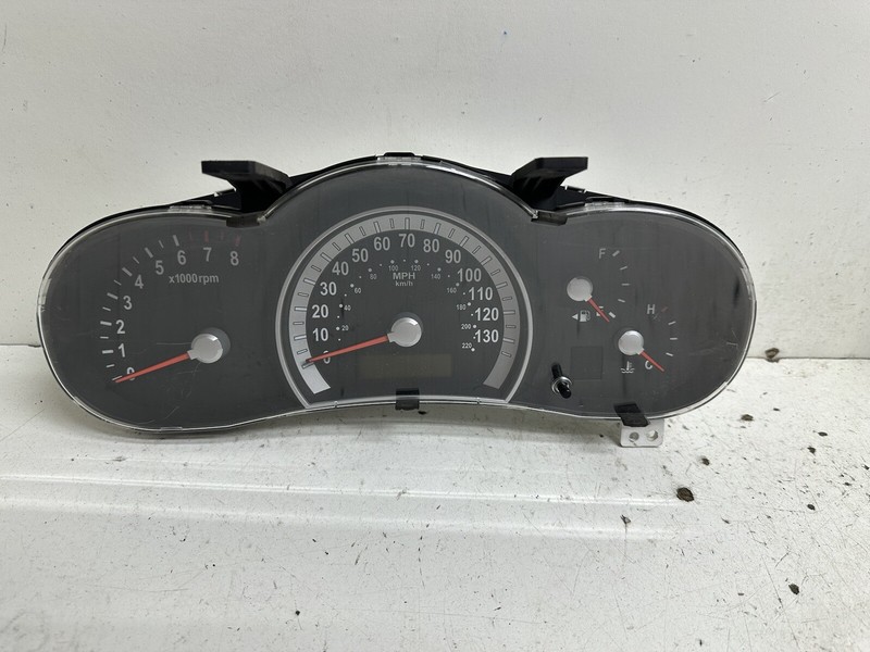 2007 Hyundai Entourage Limited Cluster Speedometer Tach Gauges Instrument Panel