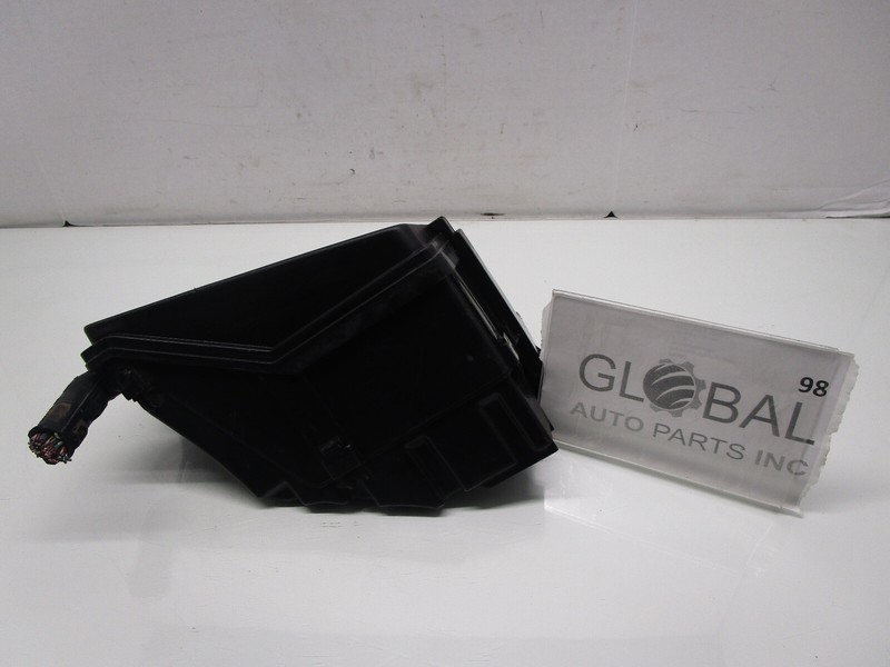 06-13 LEXUS IS250 2.5L FRONT ENGINE FUSE BOX OEM