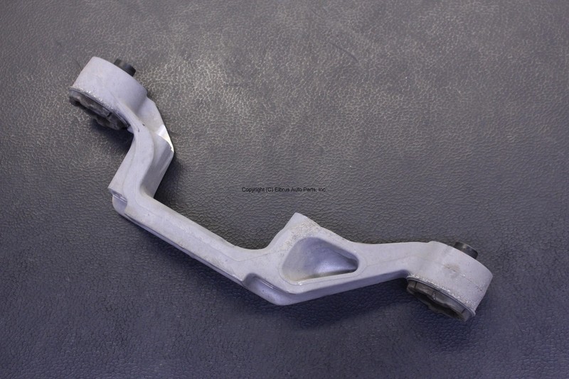 2014 - 2019 TOYOTA HIGHLANDER REAR DIFFERENTIAL SUPPORT BRACKET OEM *47K MILES*
