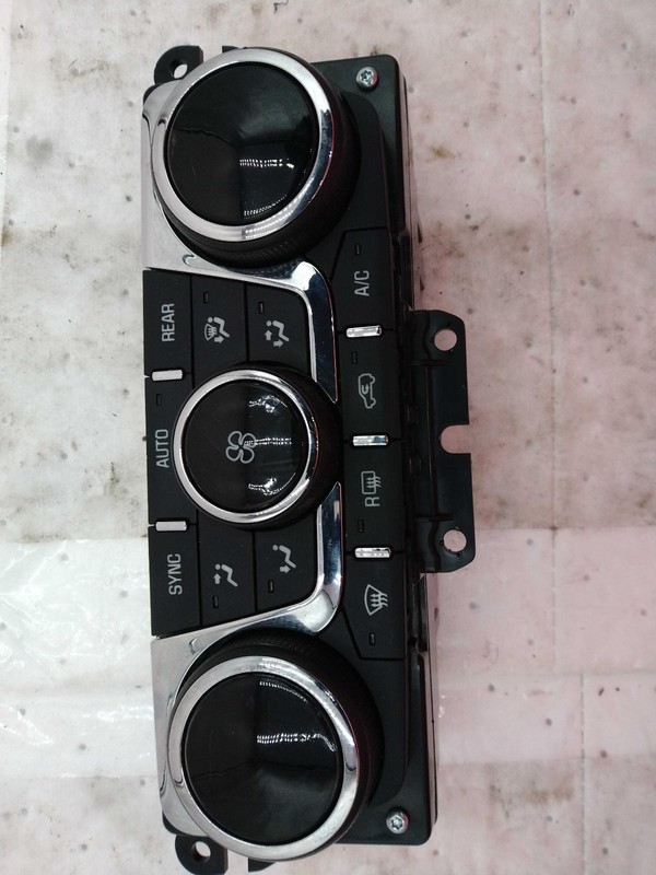2014 GMC Acadia A/C Selector Switch OEM White 22945408 6 Month Warranty