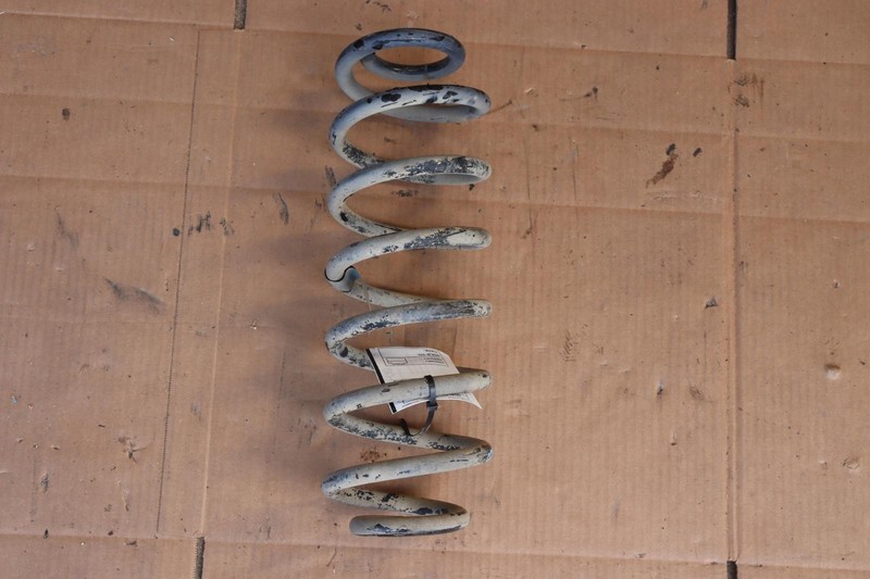 2007-2014 GMC YUKON 6.2L AWD REAR RIGHT SIDE SUSPENSION COIL SPRING OEM